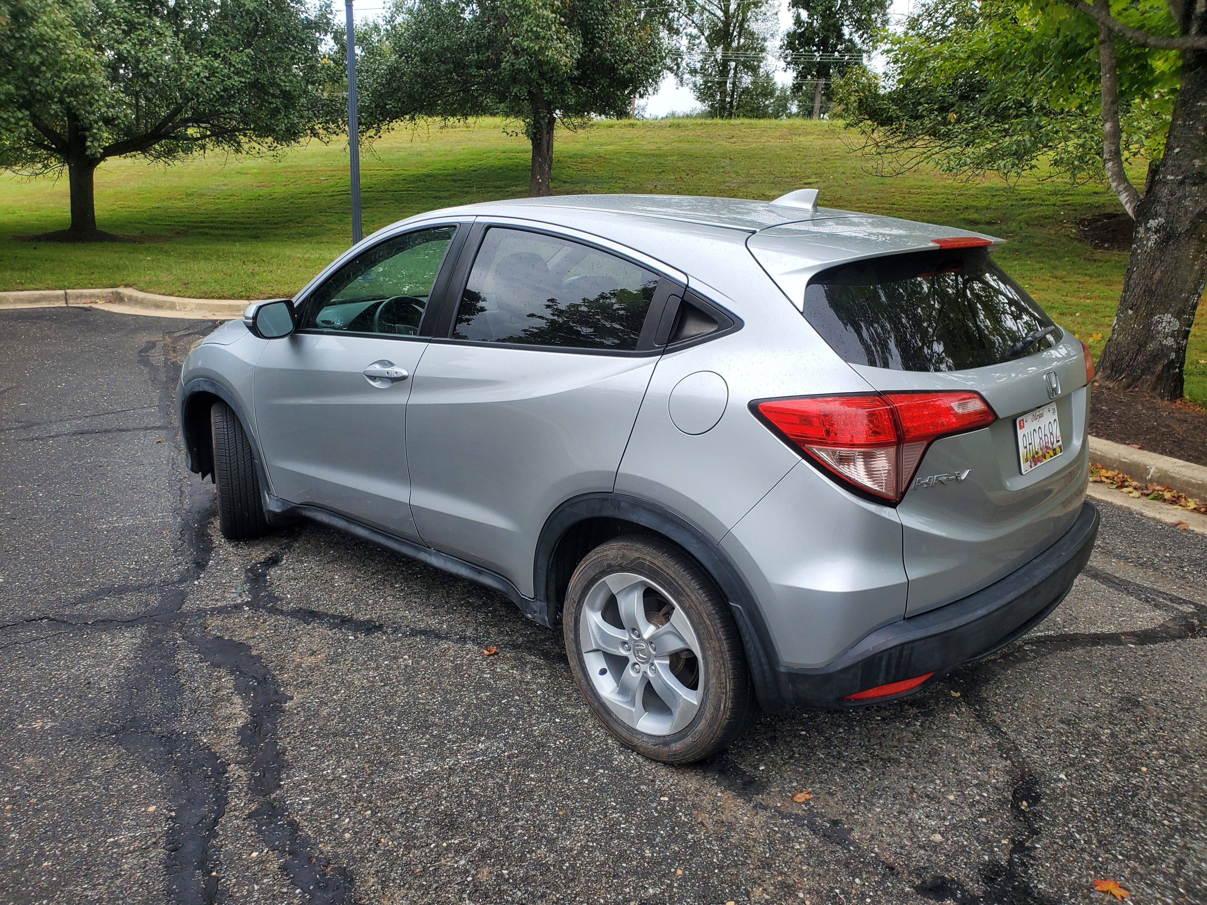 Used 2016 Honda HR-V EX image 2