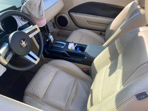 Used 2006 Ford Mustang Premium RWD image 4