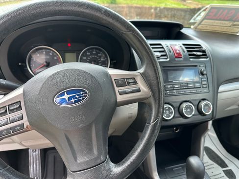 Used 2014 Subaru Forester 2.5i AWD/4WD image 11