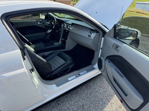 Used 2008 Ford Mustang GT Premium image 4