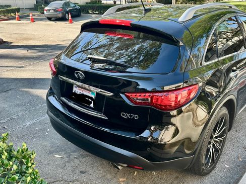 Used 2016 INFINITI QX70 3.7 w/ Premium Package image 2