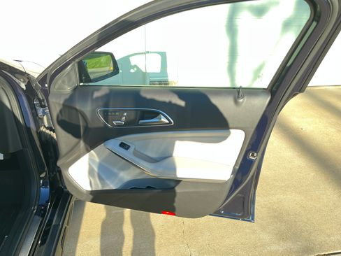 Used 2018 Mercedes-Benz GLA 250 image 9