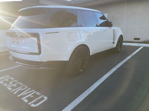 Used 2024 Land Rover Range Rover SE image 18