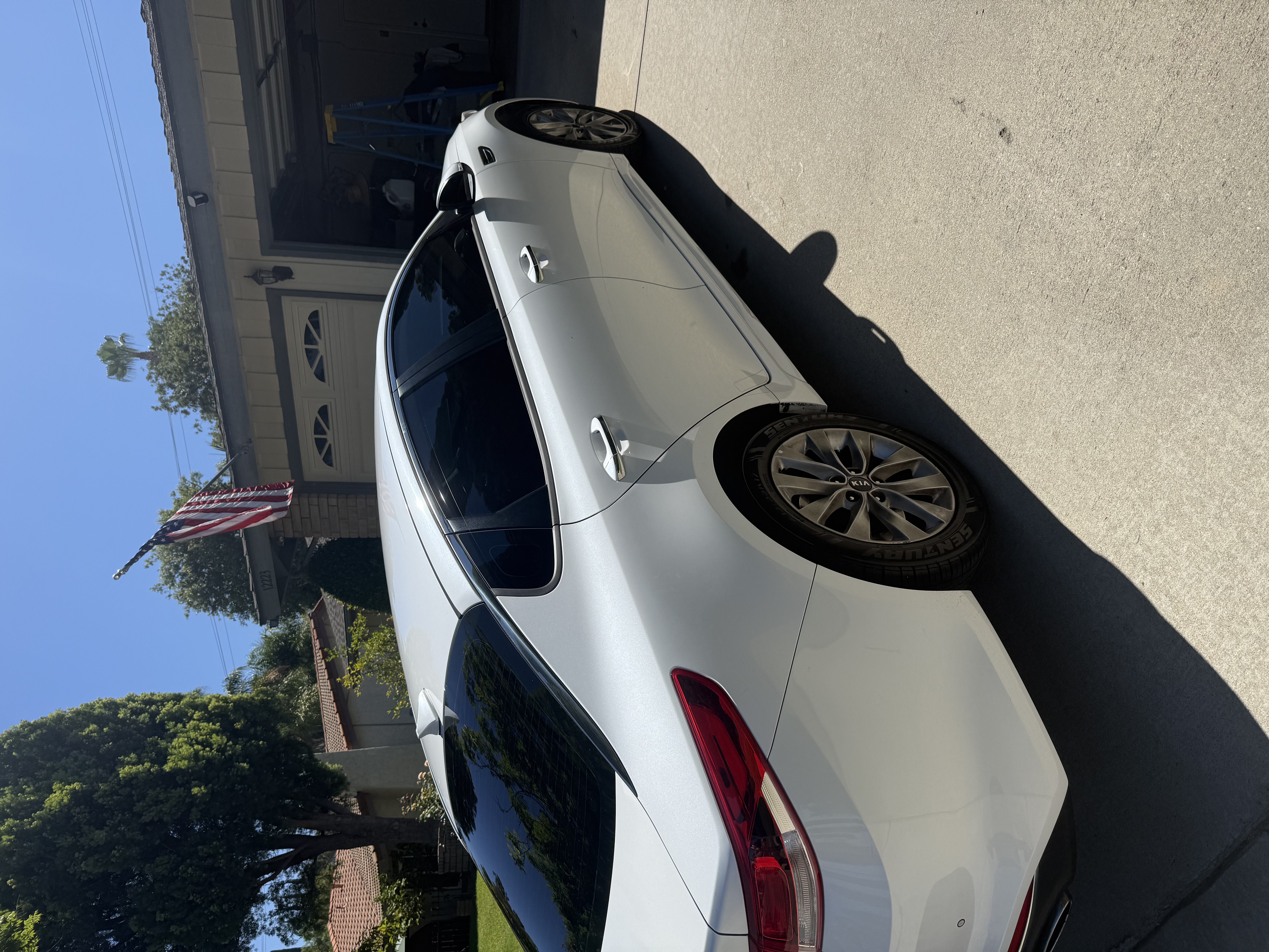 Used 2018 Kia Optima LX w/ 17" Alloy Wheels Package FWD image 5