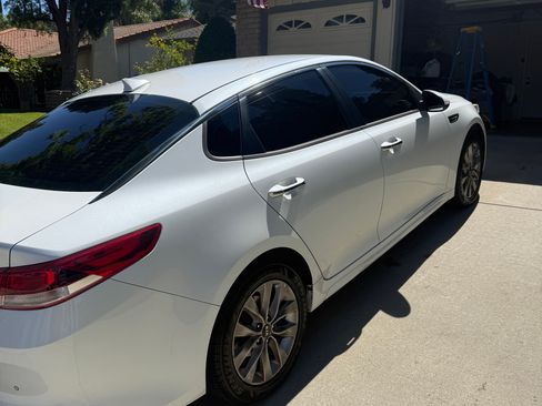 Used 2018 Kia Optima LX w/ 17" Alloy Wheels Package FWD image 5