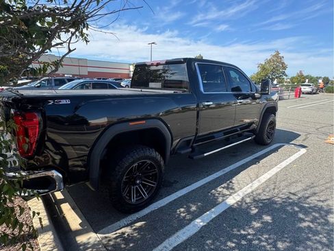 Used 2020 GMC Sierra 2500 SLT w/ SLT Premium Plus Package image 9