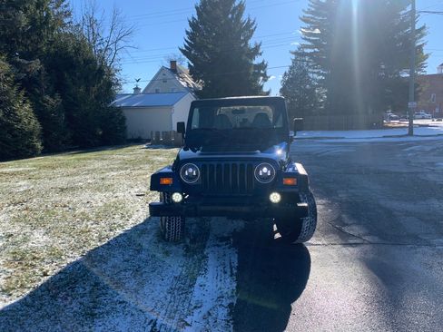 Used 2000 Jeep Wrangler SE image 2