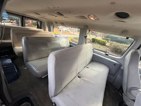 Used 2006 Ford E-350 and Econoline 350 XLT image 8