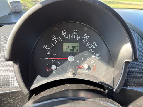 Used 2002 Volkswagen Beetle GLS FWD image 6