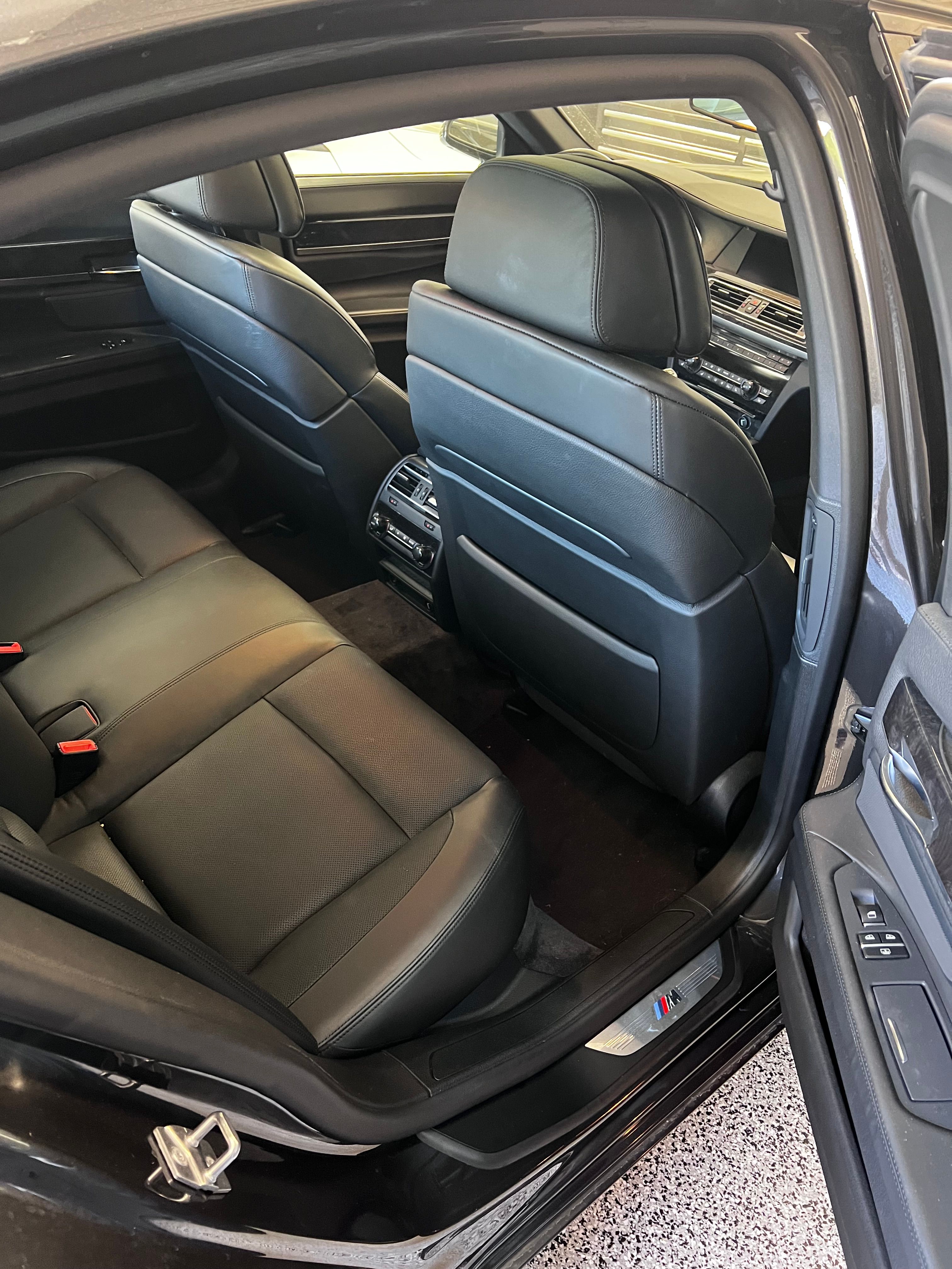 Used 2011 BMW 750i RWD image 10