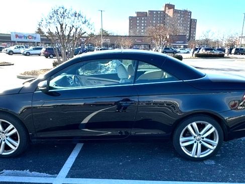 Used 2014 Volkswagen Eos Executive image 1