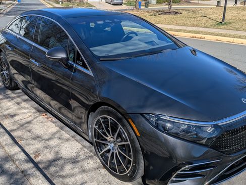 Used 2022 Mercedes-Benz EQS 580 4MATIC Sedan image 4