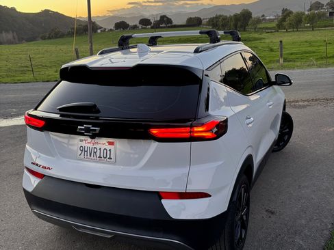 Used 2023 Chevrolet Bolt EUV LT w/ Redline Edition image 5