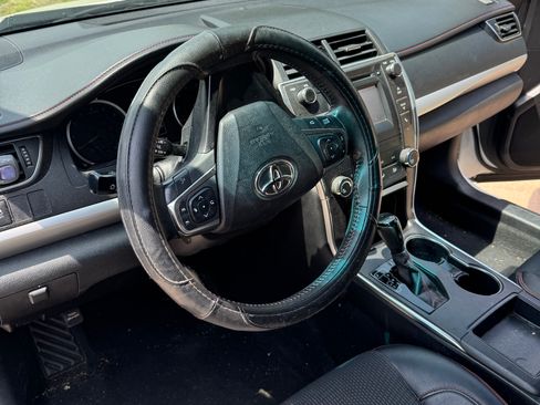 Used 2016 Toyota Camry SE FWD image 17