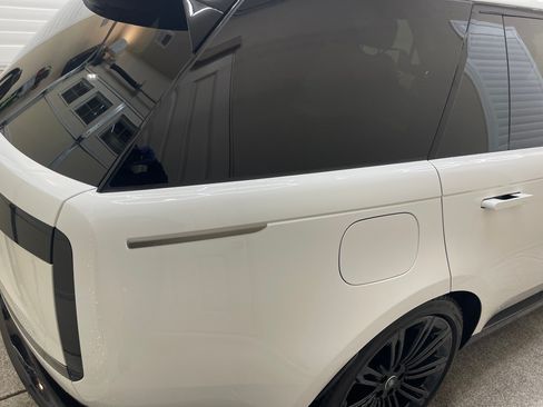 Used 2024 Land Rover Range Rover SE image 11