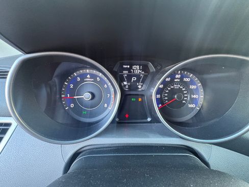 Used 2013 Hyundai Elantra GLS image 10