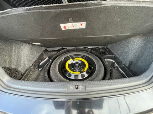 Used 2011 Volkswagen Golf 4-Door image 17