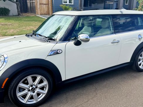 Used 2014 MINI Cooper Clubman S FWD image 2