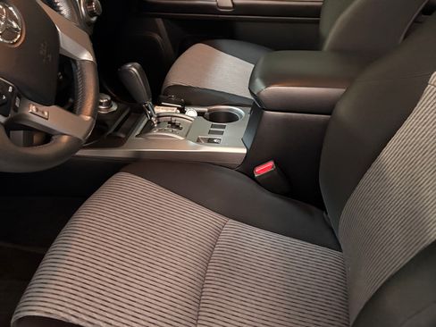 Used 2016 Toyota 4Runner 4WD image 4