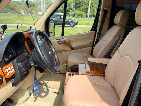 Used 2015 Mercedes-Benz Sprinter 3500 image 8