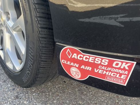 Used 2018 Chevrolet Volt Premier w/ Driver Confidence Package image 8