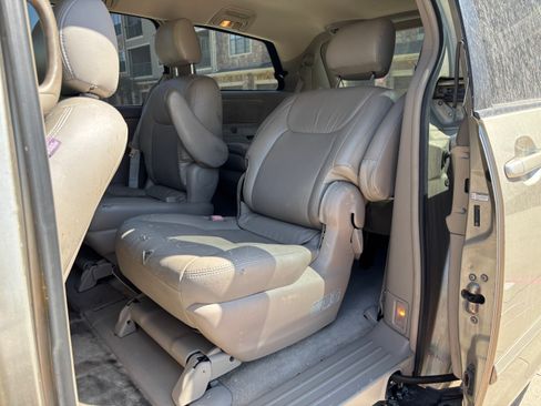 Used 2007 Toyota Sienna LE FWD image 6