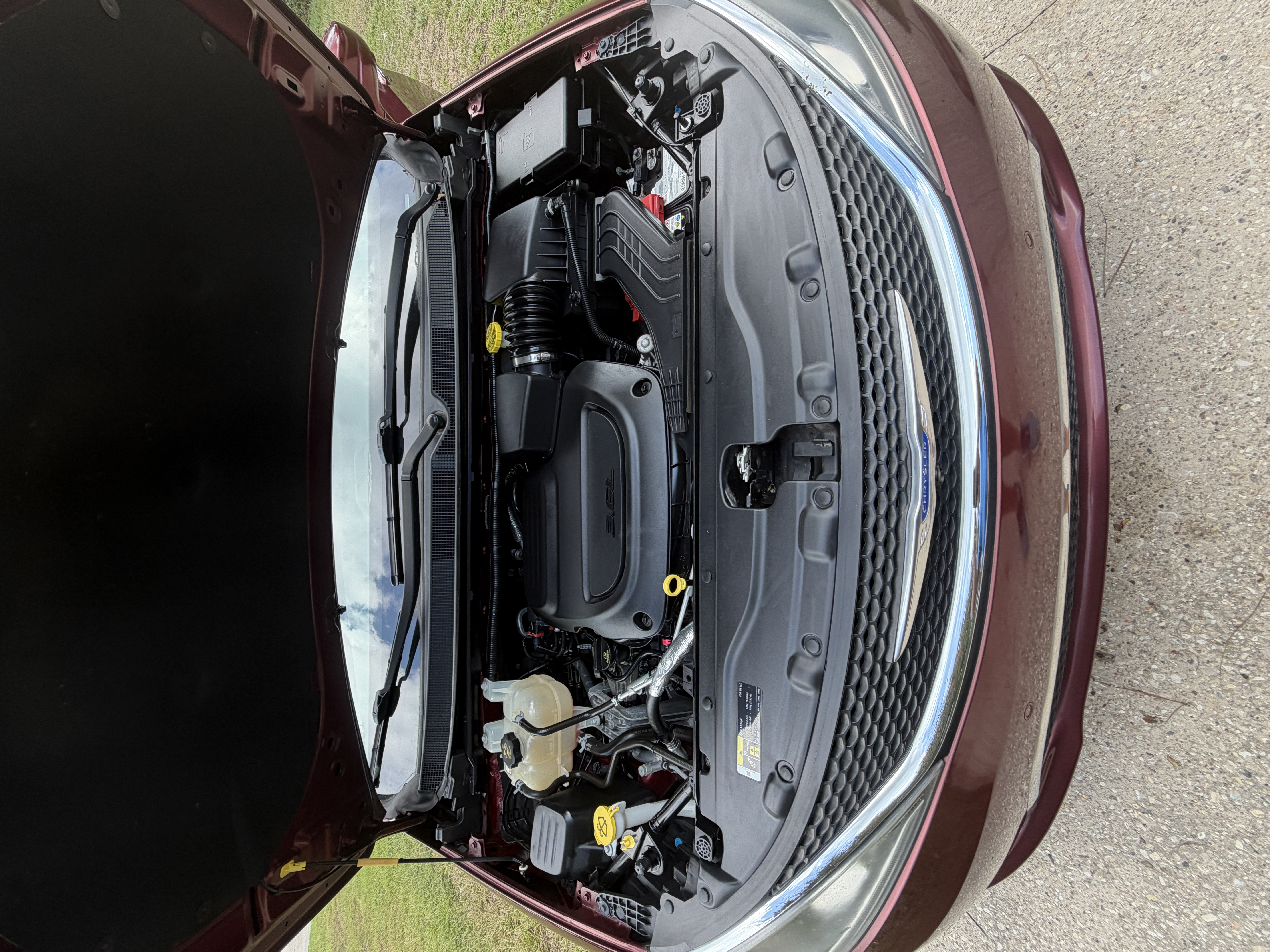 Used 2019 Chrysler Pacifica Touring Plus w/ Advanced Safetytec Group FWD image 4