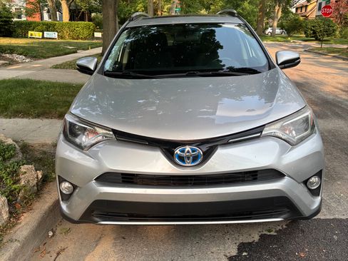 Used 2016 Toyota RAV4 XLE AWD/4WD image 2