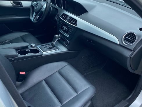 Used 2013 Mercedes-Benz C 250 Sedan image 12