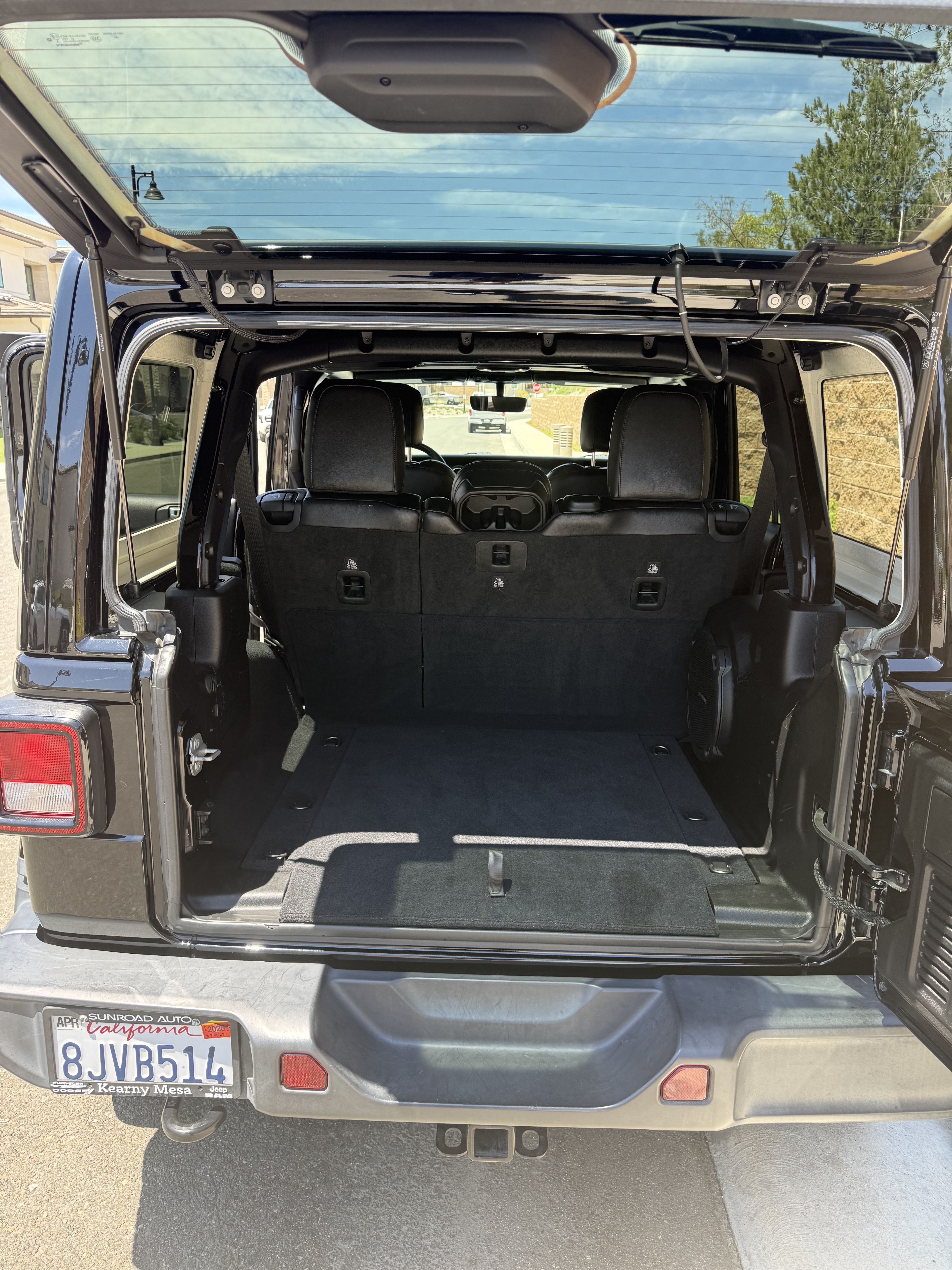 Used 2019 Jeep Wrangler Unlimited Sahara AWD/4WD image 5