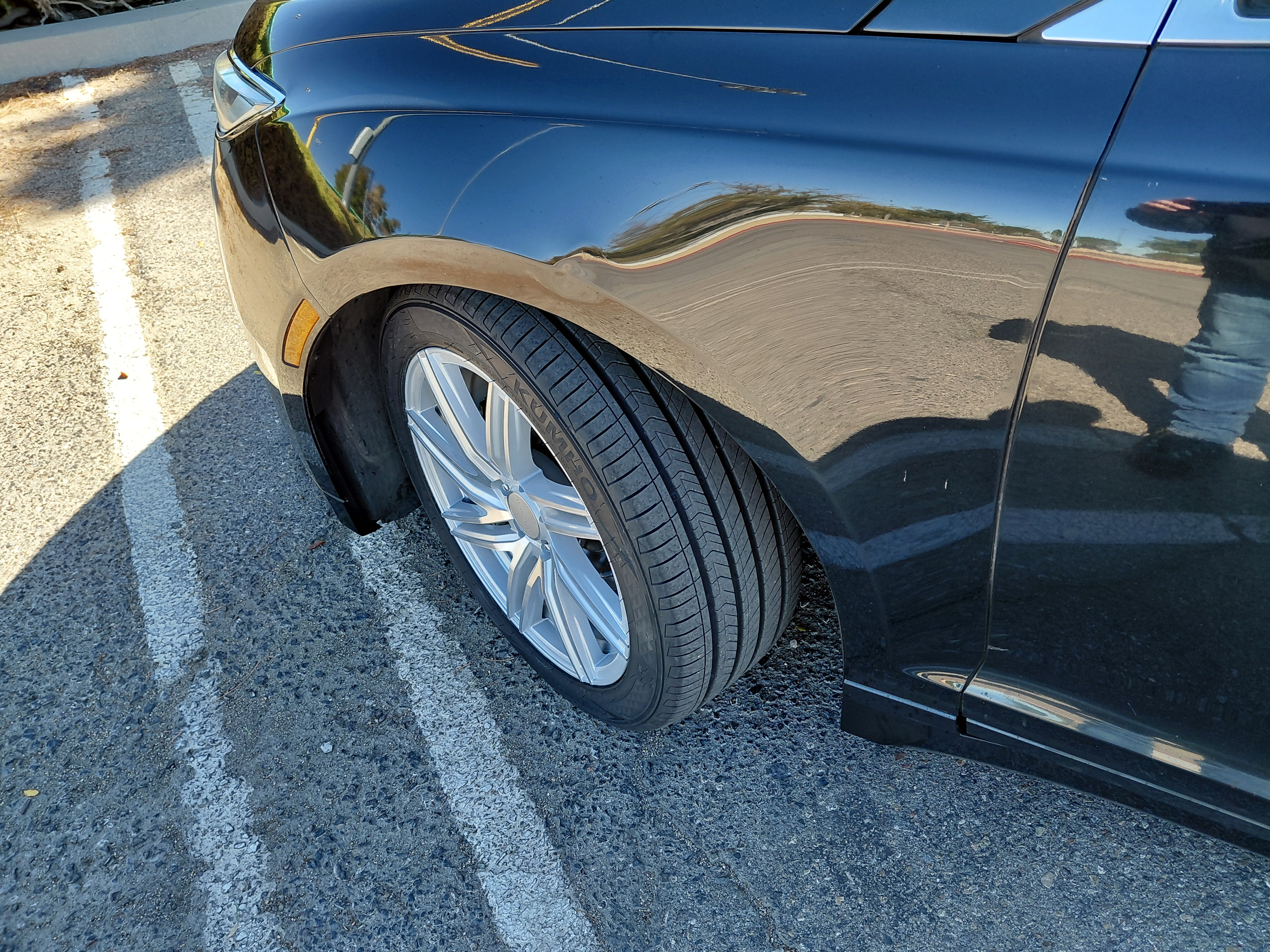 Used 2013 Lincoln MKZ FWD image 9