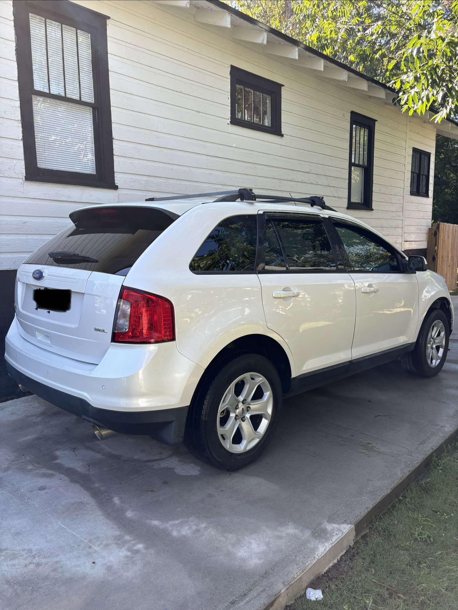 Used 2012 Ford Edge SEL FWD image 9