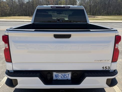 Used 2022 Chevrolet Silverado 1500 Custom w/ Safety Confidence Package image 8