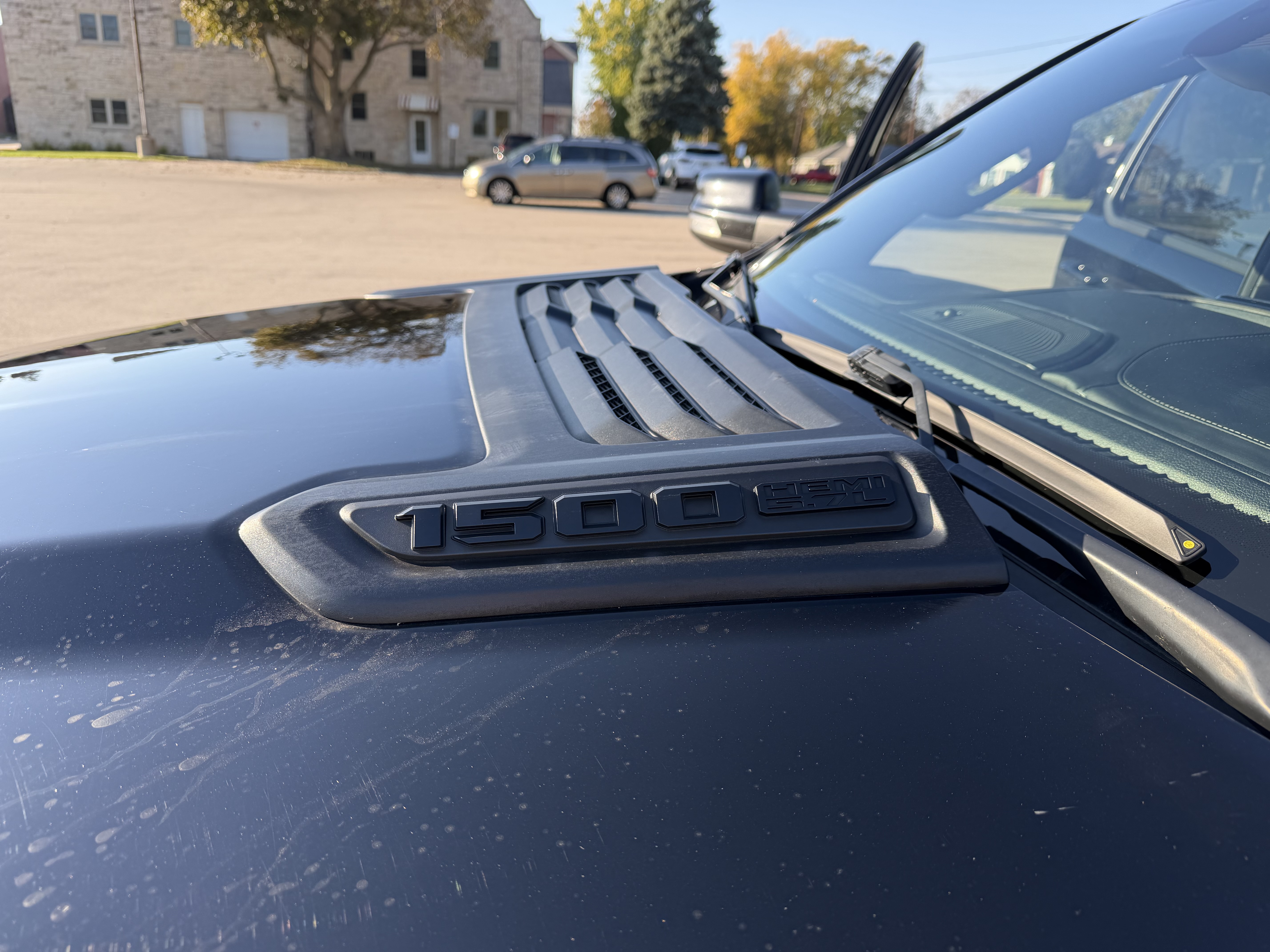 Used 2020 RAM 1500 Limited w/ Black Appearance Package AWD/4WD image 11
