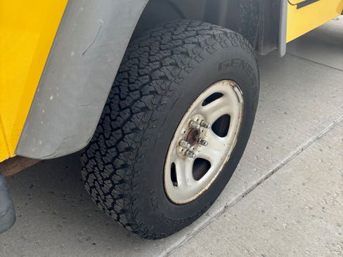 Used 2002 Jeep Wrangler X image 10