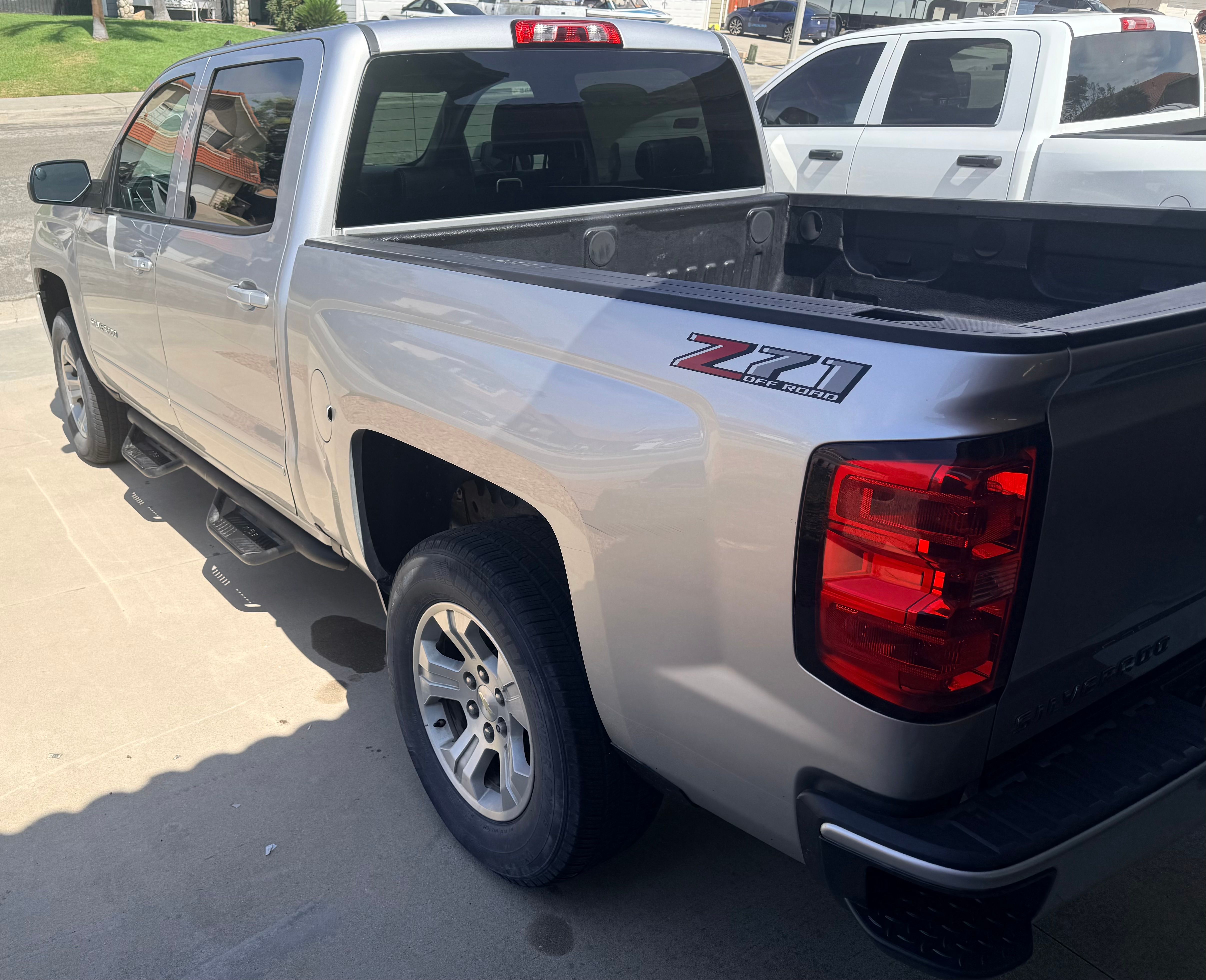 Used 2018 Chevrolet Silverado 1500 LT w/ All Star Edition AWD/4WD image 6