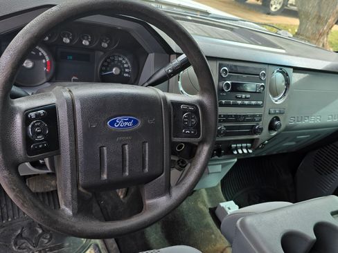 Used 2012 Ford F250 XLT w/ XLT Interior Pkg image 12