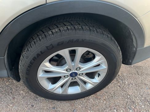 Used 2017 Ford Escape SE FWD image 14