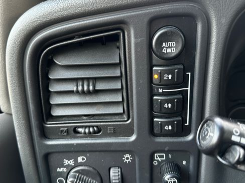 Used 2004 Chevrolet Tahoe LS w/ Preferred Equipment Group image 15