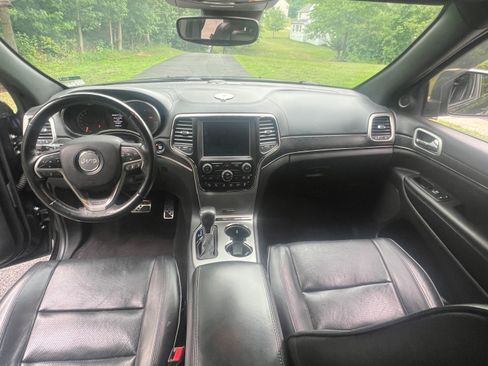 Used 2018 Jeep Grand Cherokee Overland AWD/4WD image 15