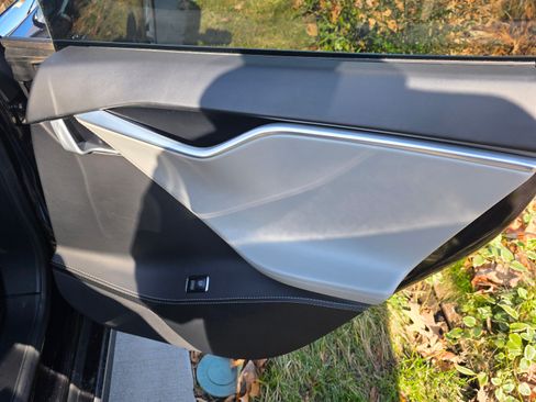 Used 2016 Tesla Model S P90D image 11