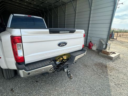 Used 2017 Ford F350 Lariat w/ Chrome Package image 5