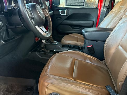 Used 2020 Jeep Gladiator Rubicon image 10