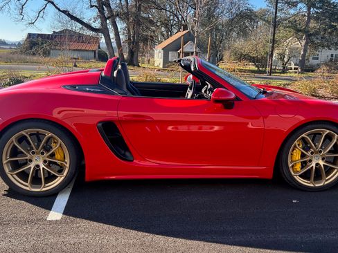 Used 2021 Porsche 718 Boxster Spyder image 5