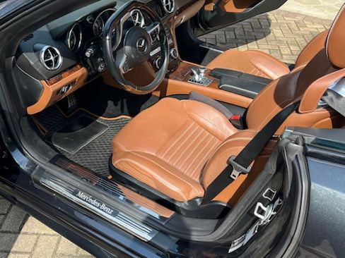 Used 2017 Mercedes-Benz SL 550 image 11
