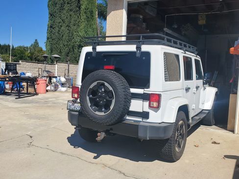 Used 2014 Jeep Wrangler Unlimited Sahara image 12