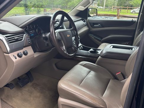 Used 2018 Chevrolet Suburban LT AWD/4WD image 11