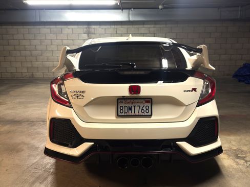 Used 2018 Honda Civic Type R image 5