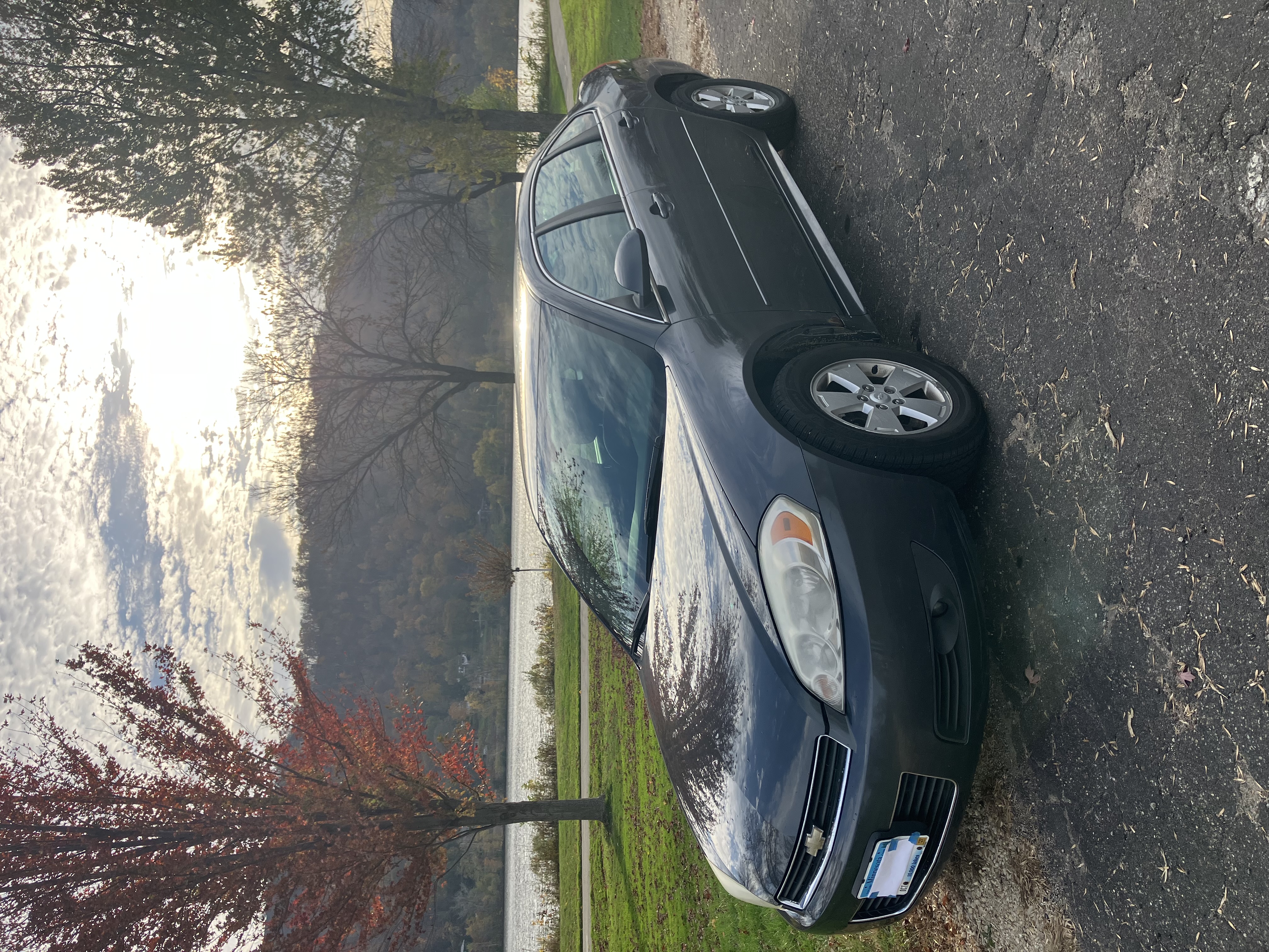 Used 2011 Chevrolet Impala LT FWD image 1