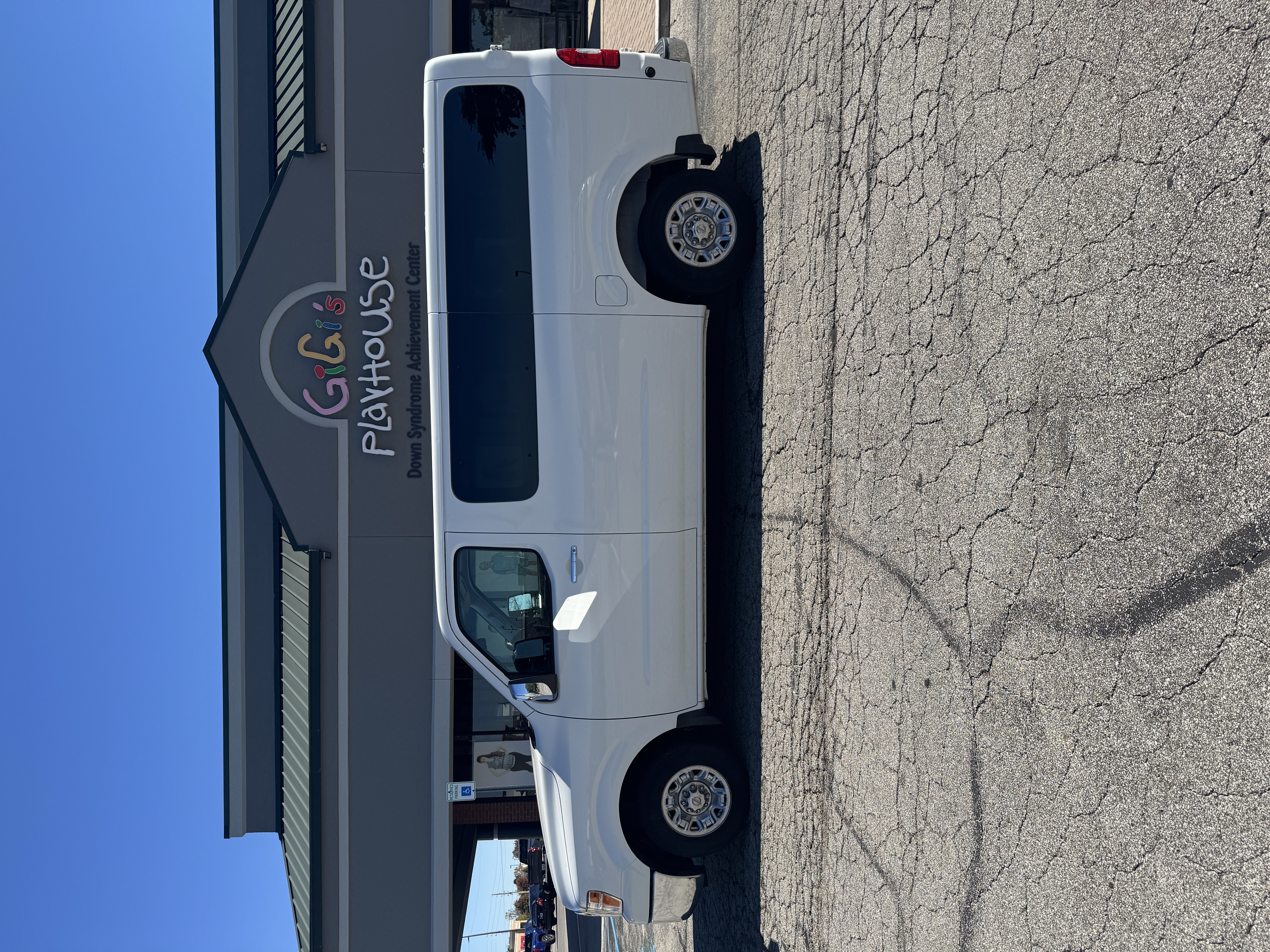 Used 2021 Nissan NV 3500 SL RWD image 15